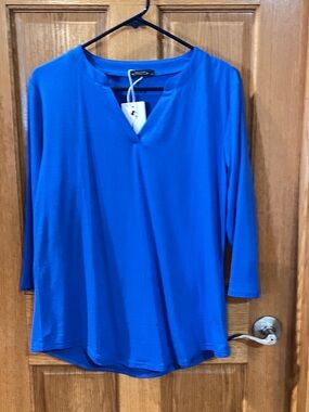 Women's Blue V-Neck Long Sleeve Top - (Brand: )